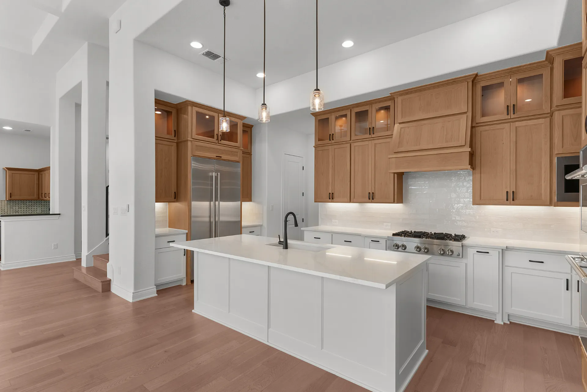 Kitchen island wide angle